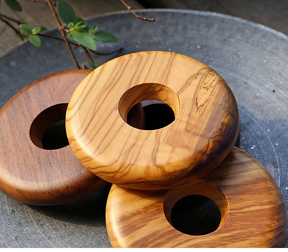 ahtia,athia wood filter stand